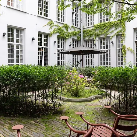 Small Luxury De Witte Lelie ホテル 4*