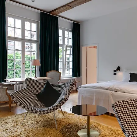 Small Luxury De Witte Lelie 4*