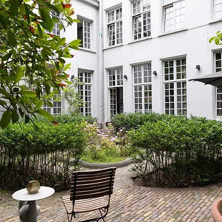 Small Luxury De Witte Lelie