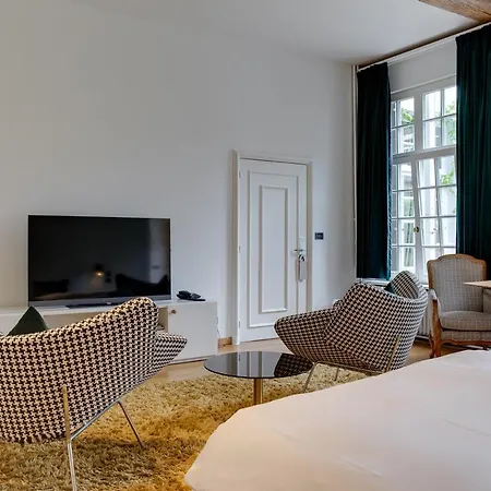 ホテル Small Luxury De Witte Lelie 4*